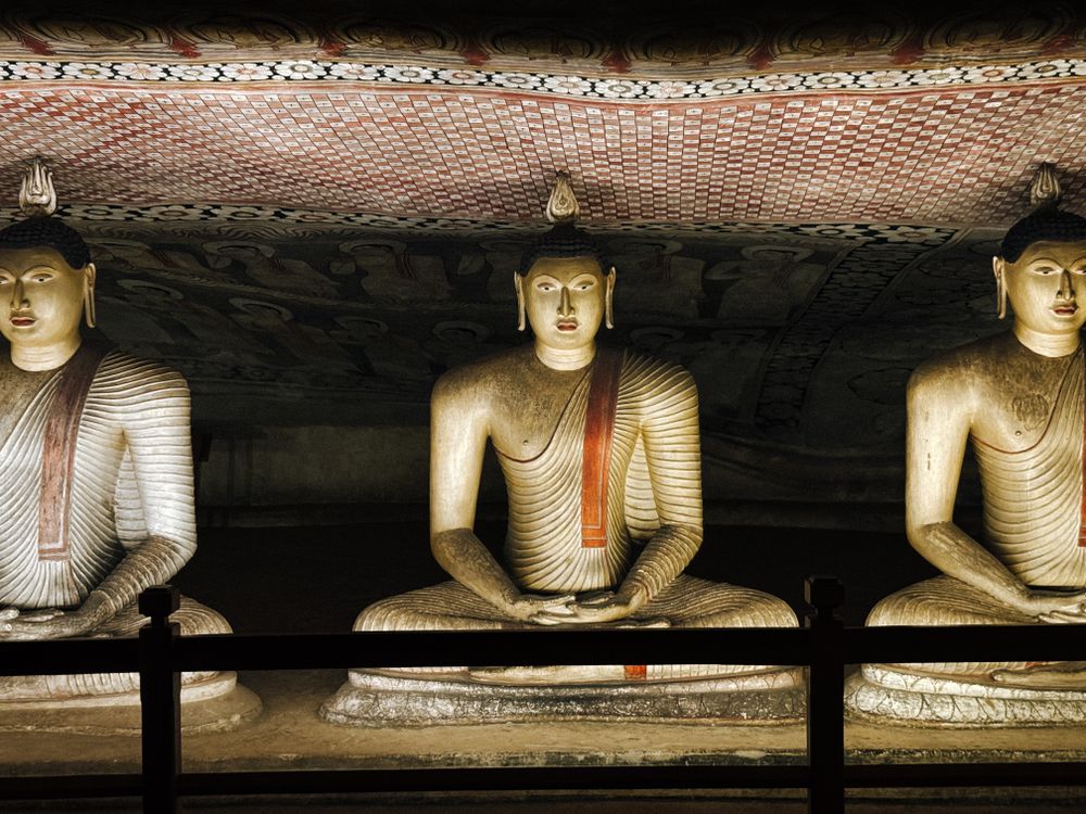Buddha statues inside the Dambulla cave temple